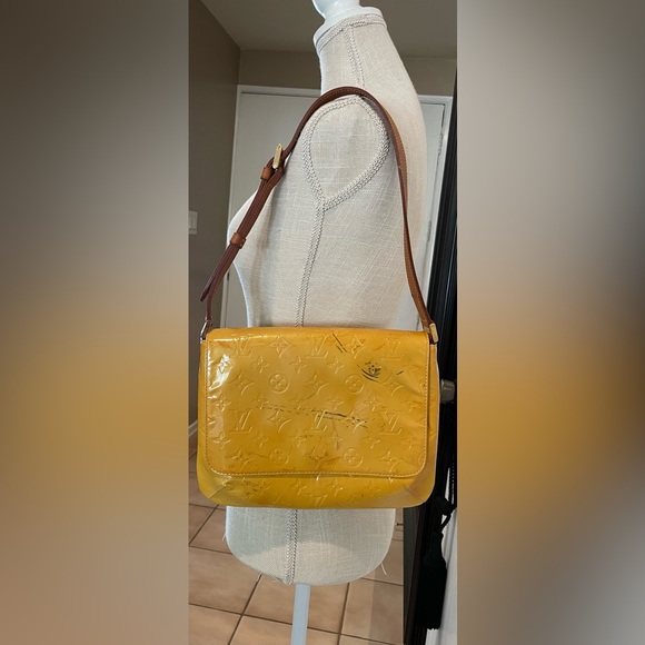 Louis Vuitton - Thompson Street Yellow Patent Leather - Shoulder Bag